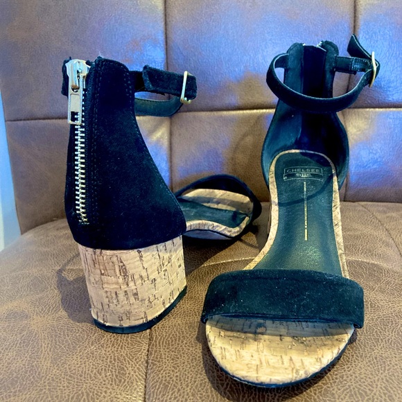 Black heeled sandals - Picture 2 of 3